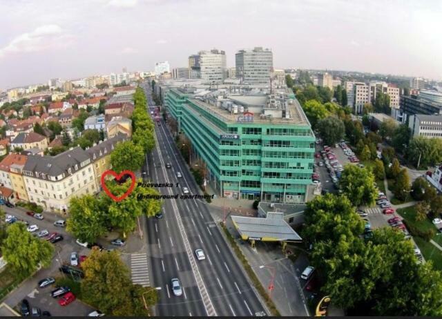 Underground Apartment Bratislava-Nivy Buitenkant foto