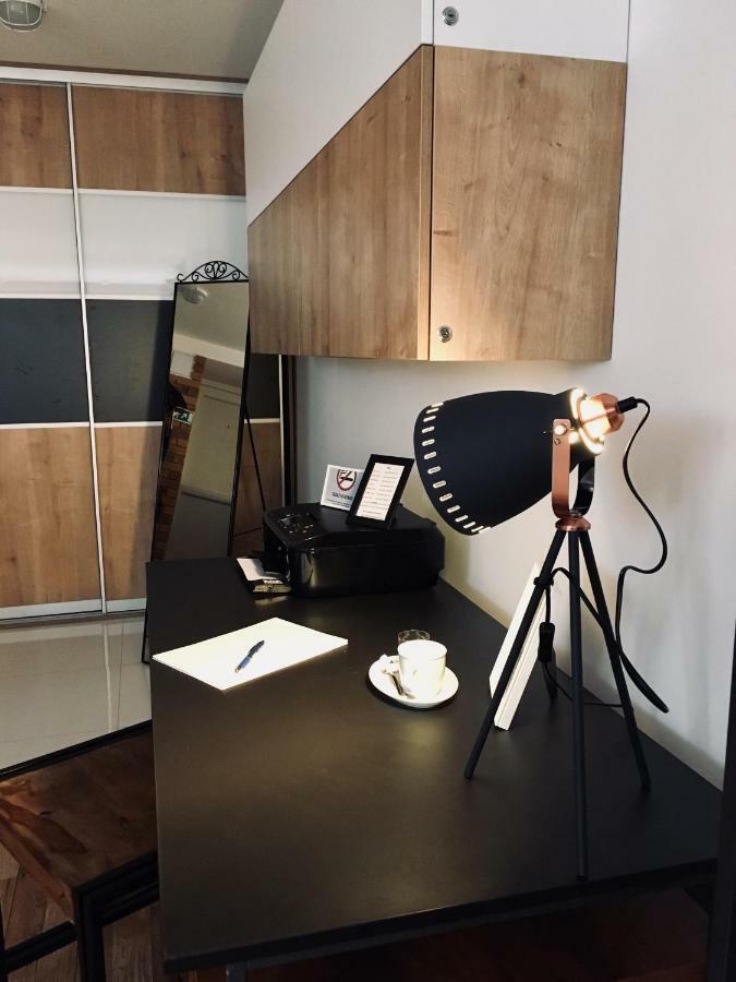 Underground Apartment Bratislava-Nivy Buitenkant foto